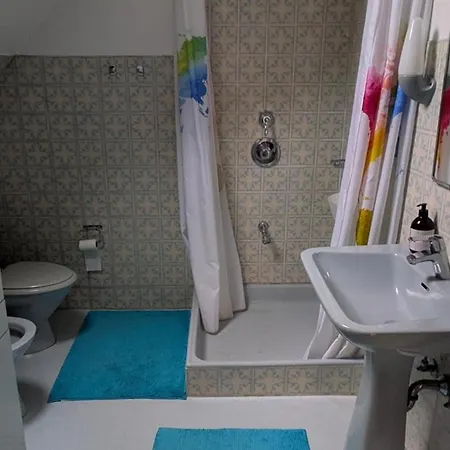 Spacious Midttown Apartment