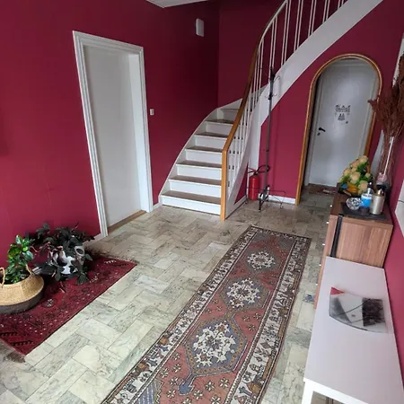 Spacious Midttown Appartement *